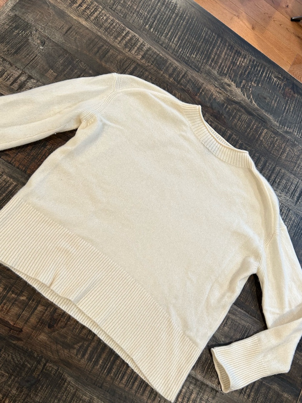 J Crew 100% Cashmere Sweater Size Medium Ivory